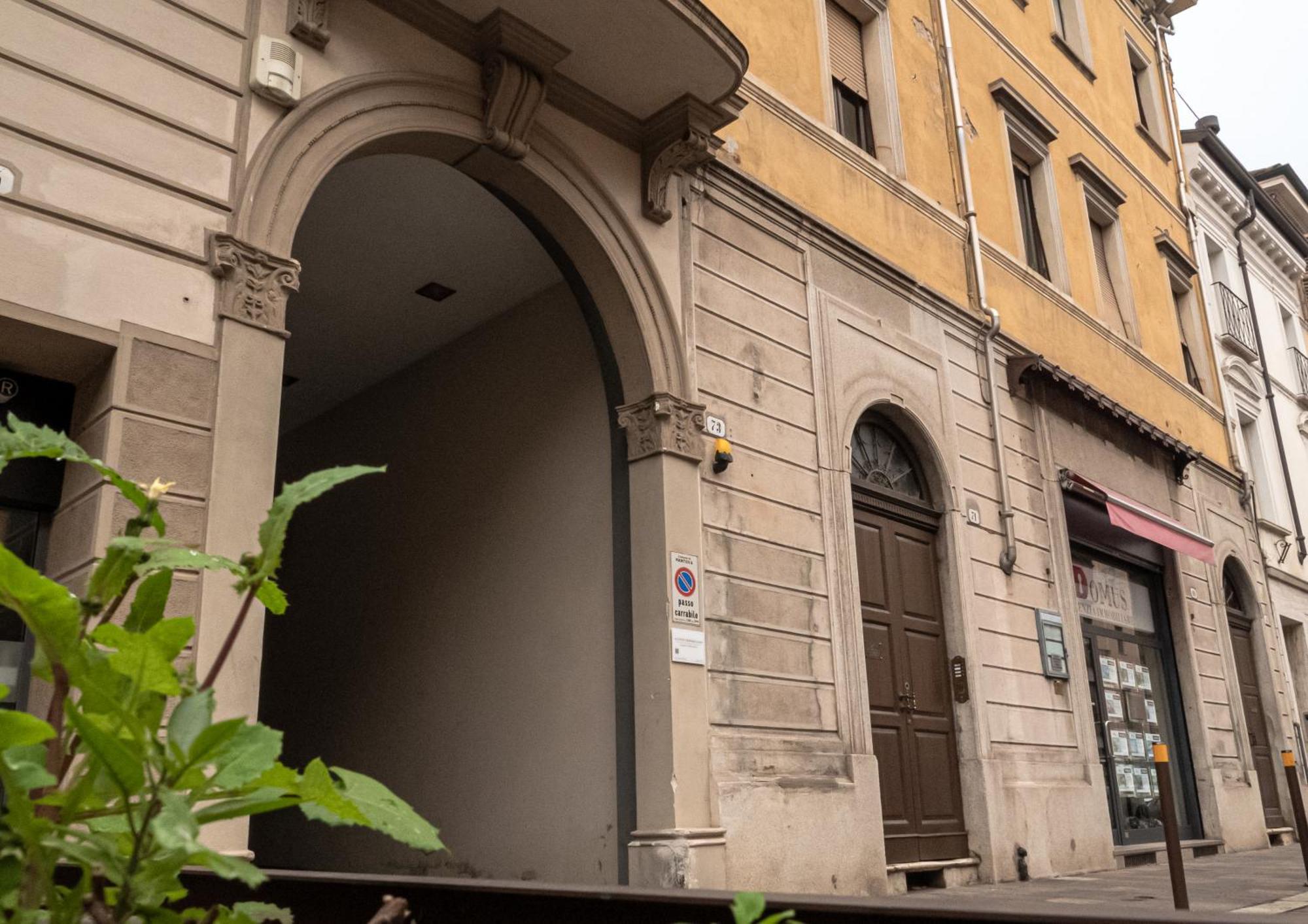 Maison Blanche: Appartamento Elegante Con Parcheggio Privato Mantoue Extérieur photo
